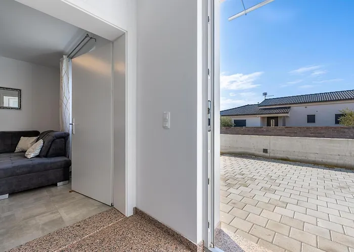 Ivana Apartman *